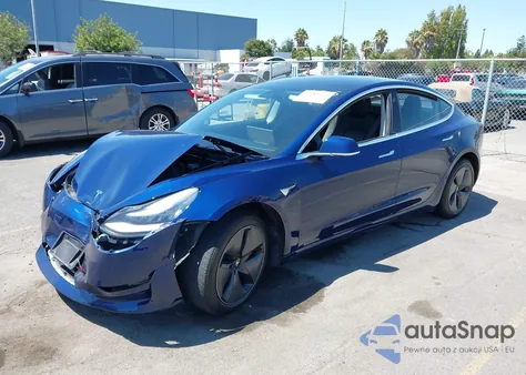 2018 Tesla Model 3 z USA, uszkodzony, nr VIN 5YJ3E1EB8JF105256
